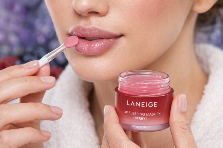 Laneige-Maseczka-Intensywnie-Regenerujaca-Nocna-Do-Ust-Jagodowa-EX-Marka-Laneige.jpg