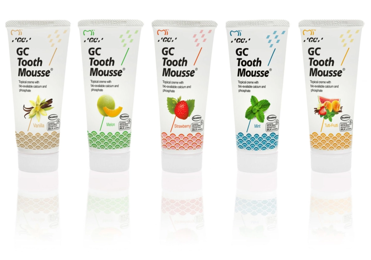 Pasta-do-zebow-GC-Tooth-Mousse-Tutti-Frutti-35-ml-Cechy-dodatkowe-bez-fluoru-na-stojacej-tubie.jpg